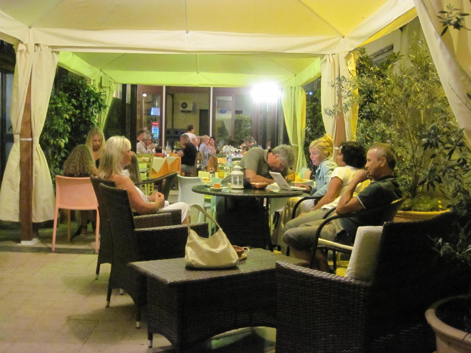 Hotel Il Ponte Cecina  Zewnętrze zdjęcie