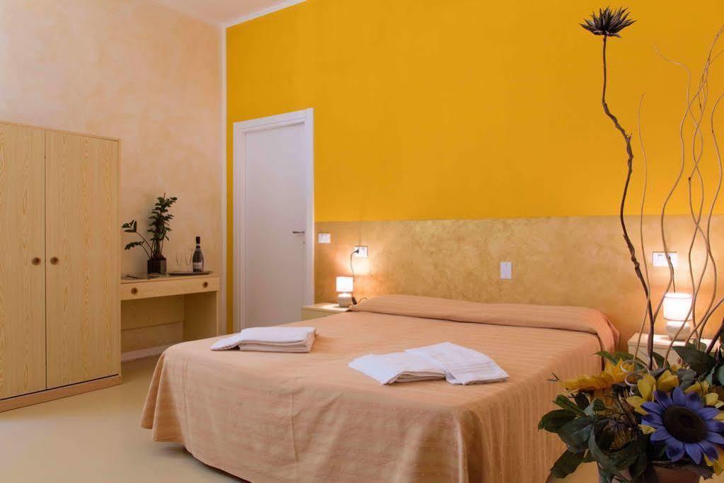 Hotel Il Ponte Cecina  Zewnętrze zdjęcie